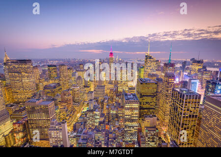 New York, New York, USA skyline.