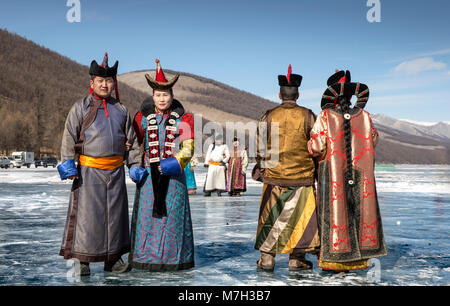 Hatgal, Mongolia, 4th March 2018: mongolian people dressed in ...