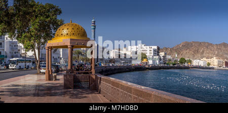 Pavilion mit golden cupola at the Corniche of Muttrah Sultanate of Oman Stock Photo