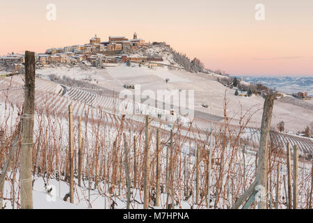 La Morra in the Langhe after smowfall, La Morra, Langhe, Cuneo, Piedmont, Italy, Europe Stock Photo