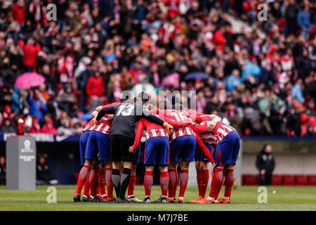 Huddle pre-game La Liga match between Atletico de Madrid vs Celta de Vigo at the Wanda Metropolitano stadium in Madrid, Spain, March 11, 2018. Credit: Gtres Información más Comuniación on line, S.L./Alamy Live News Stock Photo