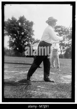GARDNER, AUGUSTUS PEABODY. REP. FROM MASSACHUSETTS, 1902-1917. COL. AG. O, DURING WAR. PLAYING GOLF LCCN2016867402 Stock Photo
