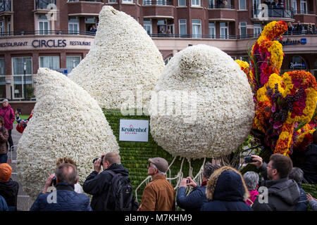 NORDWIJK, THE NETHERLANDS - APRIL 22, 2017: The Flower parade, Bloemencorso in Dutch, is an annual, colorful feast of beautiful flowers. The route is  Stock Photo