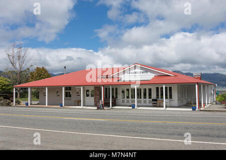 Historic Duvauchelle Hotel, Duvauchelle, Akaroa Harbour, Banks Peninsula, Canterbury, New Zealand Stock Photo