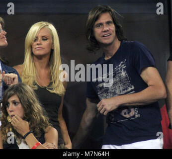 JIM CAREY JENNY MCARTHY 2006 Photo By John Barrett-PHOTOlink. Photo via