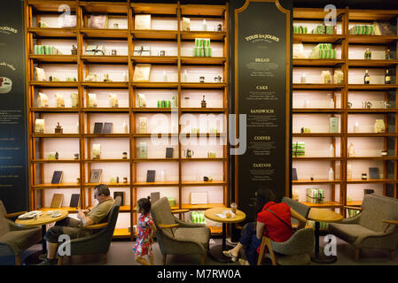 Modern Cambodia - interior of the modern french influenced coffee shop, Tous les Jours in Phnom Penh, Cambodia Asia Stock Photo