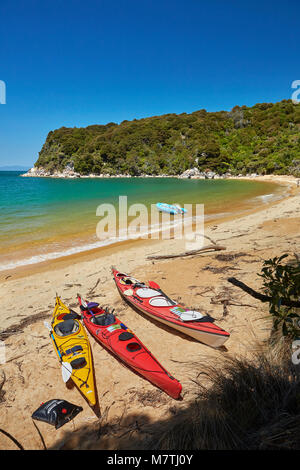Kayaks, Te Pukatea Bay, Abel Tasman National Park, Nelson Region, South Island, New Zealand Stock Photo