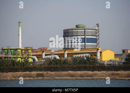 March 13, 2018 - Pohang, GYEONGBUK, SOUTH KOREA - March 13, 2018-Pohang, South Korea-A General view of POSCO Steel Plant at Pohang steel industrial complex in Pohang, South Korea. China's steel mills, a target of President Donald Trump's ire, are the industry's 800-pound gorilla: They supply half of the world's output, so their every move has a global impact. The steel industry swelled over the past decade to support a history-making Chinese construction boom. Once that tailed off, the country was left with a glut of half-idle, money-losing mills. (Credit Image: © Ryu Seung Il via ZUMA Wire) Stock Photo