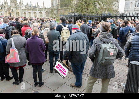 Cambridge, England. 13 march 2018. Students demonstrate outside Senate House, university of Cambridge, to support the strike of lecturers against changes to their pensions. Credit: Michael Foley/Alamy Live News Stock Photo