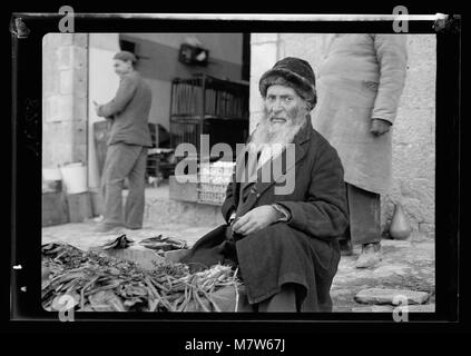 Jewish market in Mea Shearim. Bukaran Quarter, Bukharan man selling vegetables LOC matpc.17805 Stock Photo