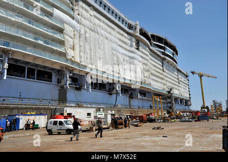 STX shipyards in Saint-Nazaire, on 2015/06/17 construction of the giant ship MS Harmony of the Seas for the American cruise company Royal Caribbean In Stock Photo