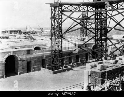 The construction of Rashtrapati Bhavan  photo taken by A. G. Shoosmith, Edwin Lutyens's representative in New Delhi, where he worked from 1920-1931.Shoosmith went out to India in 1920 to be Edwin Lutyens’ permanent representative in New Delhi. When the new capital was rising, Lutyens and Herbert Baker only went out for a couple of months each winter while the permanent representative was on the spot all year round, and Shoosmith’s job was to supervise the construction of Viceroy’s House Stock Photo