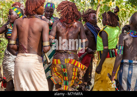 Hamar Tribe Women With Whipped Backs At Bull Jumping Ceremony, Turmi ...