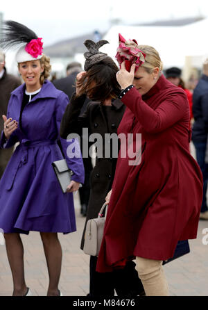 Zara Tindall during Ladies Day of Royal Ascot at Ascot Racecourse. Picture  credit should read: Doug Peters/EMPICS Stock Photo - Alamy