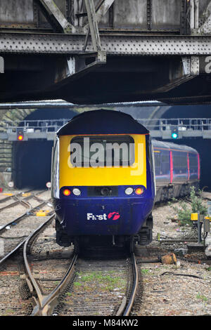 HST train departs from Newport station on the way to Cardiff, Wales, UK Stock Photo