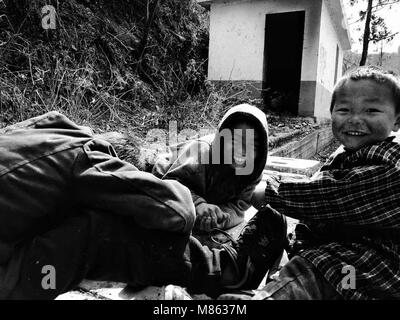 Sichuan, Sichuan, China. 15th Mar, 2018. Sichuan, CHINA-15th March 2018: People live in poverty-stricken Daliang Mountain area in southwest China's Sichuan Province. Credit: SIPA Asia/ZUMA Wire/Alamy Live News Stock Photo