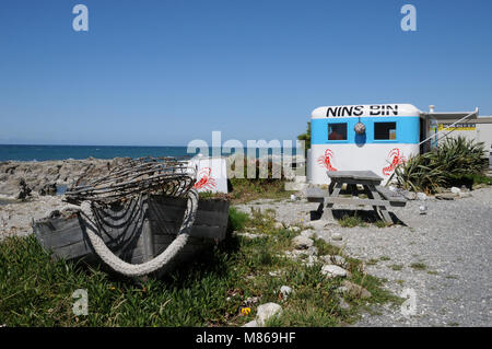 Nin's Bin, a seafood caravan/shack along the State Highway 1 to the north of Kaikoura on New Zealand's South Island. It's famous for crayfish. Stock Photo