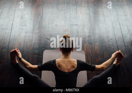 6 Best Seated Yoga Poses and Exercises to Do in Morning