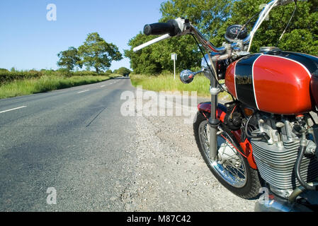 1971 BSA 500cc B50SS Gold Star, view along nearside to empty road. Stock Photo