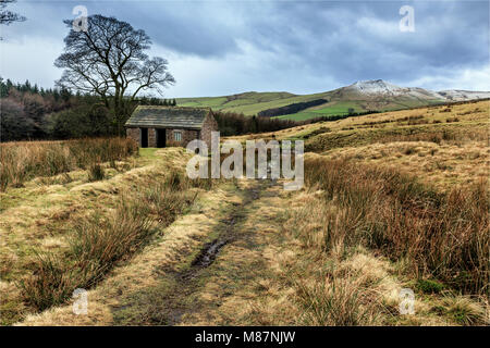 View towards Shutlingsloe Hill, just off the A54 near Wildboarclough, Peak District, Cheshire, England, UK. Stock Photo