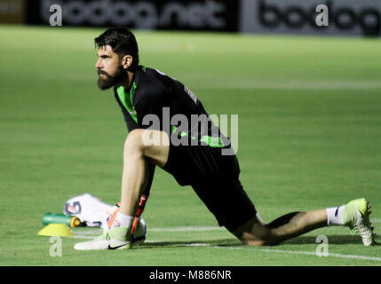 Salvador, Brazil. 15th Mar, 2018. Fernando Miguel goalkeeper of Vitória in Vitória vs. Bragantino, held this Thursday (15) in a match valid for the 2018 Brazil Cup. At the Manoel Barradas Stadium (Barradão) in Salvador, BA. Credit: Tiago Caldas/FotoArena/Alamy Live News Stock Photo