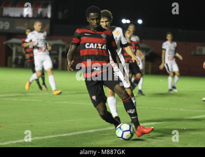 Salvador, Brazil. 15th Mar, 2018. Denilson do Vitoria in a game during Vitória vs. Bragantino, held on Thursday (15) in a match valid for the 2018 Brazil Cup. At the Manoel Barradas Stadium (Barradão) in Salvador, BA. Credit: Tiago Caldas/FotoArena/Alamy Live News Stock Photo