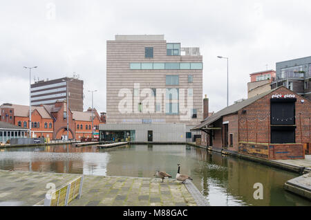 The New Art Gallery Walsall in Gallery Square overlooking the Walsall Canal Basin in the West Midlands Stock Photo