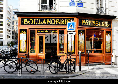 Traditional french bakery - Boulangerie pâtisserie, Paris 14th, France Stock Photo