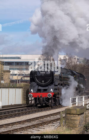 Britannia Pacific No. 70013 Oliver Cromwell departs Keighley on the Keighley and Worth valley railway Stock Photo