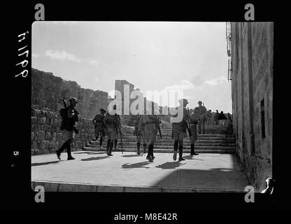 The raising of the siege of Jerusalem. Typical scene of troops in Old City before the lifting of curfew, along south wall LOC matpc.18837 Stock Photo