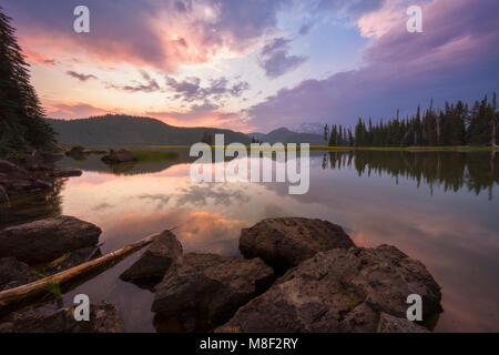 USA, Oregon, Landscape with Sparks Lake at sunset Stock Photo