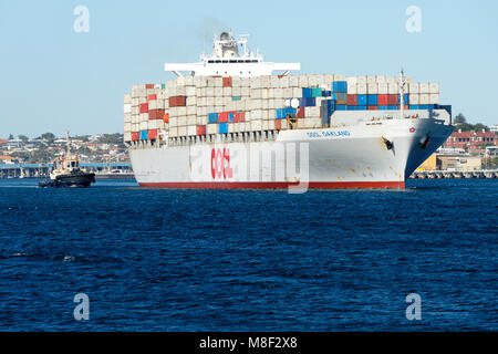 Container ship OOCL OAKLAND (Panama), leaving  Fremantla harbour, Fremantle, Western Australia Stock Photo