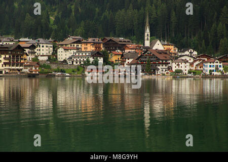 Alleghe, Belluno, Veneto, Dolomiti, Alps, Italia Stock Photo