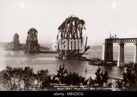 1888 Scotland - the Forth Bridge under construction over the Firth of Forth Stock Photo