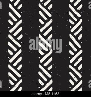 Seamless geometric lines pattern in black and white. Adstract hand drawn retro texture. Stock Vector