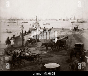 c.1880s India - dock of Apollo Bunder - hackney carriages Bombay Mumbai Stock Photo