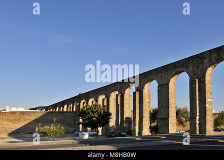 Aqueduct of Agua de Prata, a Unesco World Heritage Site. Evora, Portugal Stock Photo