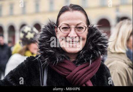 Munich, Bavaria, Germany. 17th Mar, 2018. Claudia Tausend, SPD member of the Bundestag, protesting against the arrival of Pegida Dresden's Lutz Bachmann and Sigfried Daebritz in Munich. Credit: Sachelle Babbar/ZUMA Wire/Alamy Live News