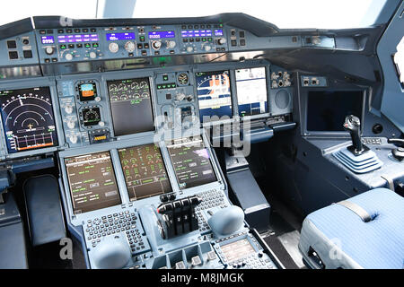 Displays in the cockpit, cockpit, panel, switch, switch security door, radar, transponder, Door look, control, autopilot, Lufthansa, Airbus A380-800 Stock Photo