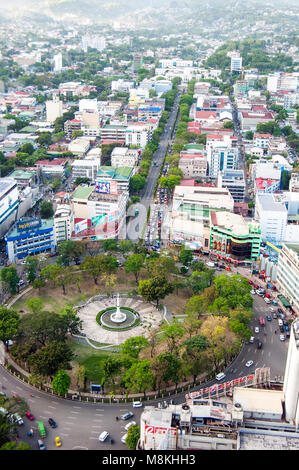 Aerial view of Fuente roundabout and Osmena Boulevard looking north, Cebu City, Philippines Stock Photo