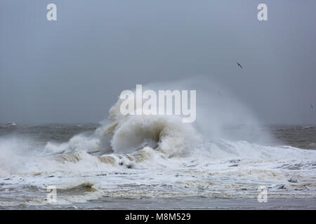 Ramsgate, Kent, UK 18th March, 2018. A giant wave makes a beautiful shape, spotted from the beach. Sue Holness Credit: Sue Holness/Alamy Live News Stock Photo