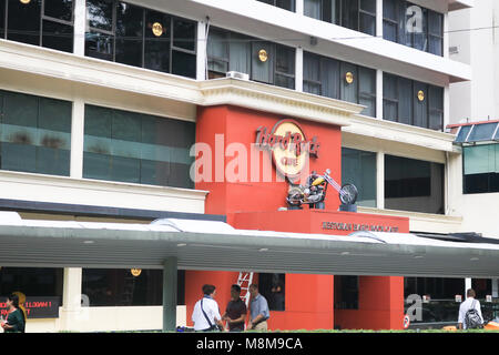 Kuala Lumpur Malaysia. 19th March 2018. The  defendant Doan Thi Huong, 29, of Vietnam, standing trial for the attack against Kim Jong Nam half brother of the North Korean leader  Kim Jong Un who died of poisoning on 13 February 2017 at KL international airport are thought ot have dined at the Hard Rock Cafe in Kuala Lumpur the night before the attack Credit: amer ghazzal/Alamy Live News Stock Photo