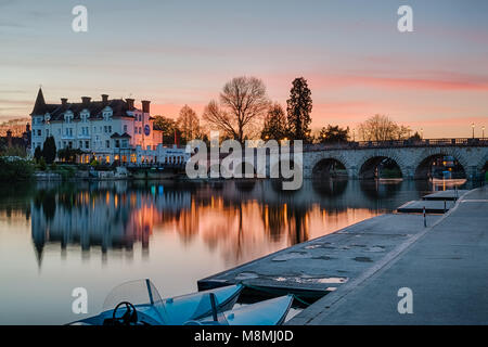 Thames Riviera The Thames Riviera Hotel by River Thames, The Bridge, Maidenhead ...