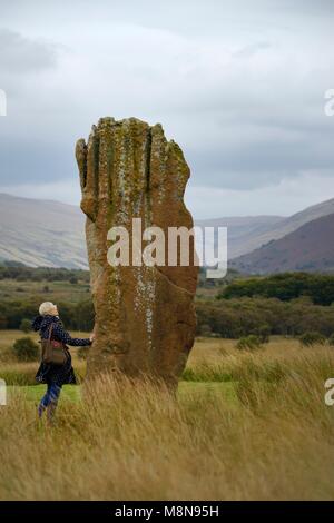 Machrie Moor prehistoric stone circles. Isle of Arran, Scotland. 4000+ year Circle 3 shown. 4.3m high sole upstanding stone of 9 Stock Photo