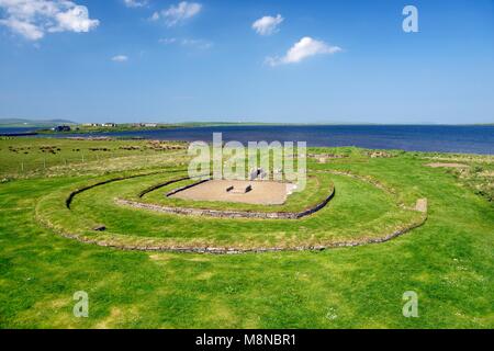 Barnhouse prehistoric settlement site at Stenness, Orkney, Scotland. Recently excavated 5000 year old ceremonial enclosure on shore of Loch of Harray Stock Photo