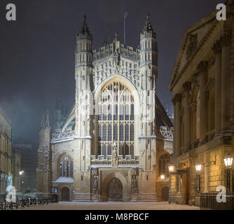 Bath Abbey at night, in the snow. One of Britain's grandest and most imposing Cathedrals in the UNESCO World Heritage City of Bath Stock Photo