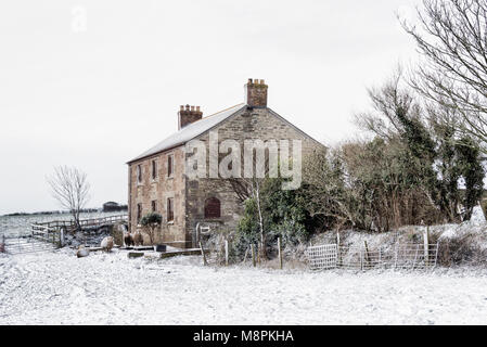 Porthleven, Cornwall. 19th March, 2018. Porthleven Cornwall in the snow 19-03-2018 Credit: kathleen white/Alamy Live News  Stock Photo