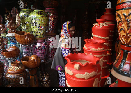 Bangladeshi Customers visits the Mud pots (Handicraft) market in Dhaka, Bangladesh Different type of Mud pots (Handicraft) market in Dhaka. Mud pot bu Stock Photo