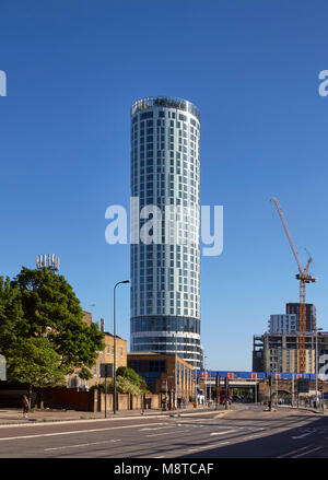 Overall view from Wandsworth Road. Vauxhall Sky Gardens, London, United Kingdom. Architect: Carey Jones Chapman Tolcher Architects, 2017. Stock Photo