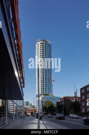 Overall view from Wandsworth Road. Vauxhall Sky Gardens, London, United Kingdom. Architect: Carey Jones Chapman Tolcher Architects, 2017. Stock Photo